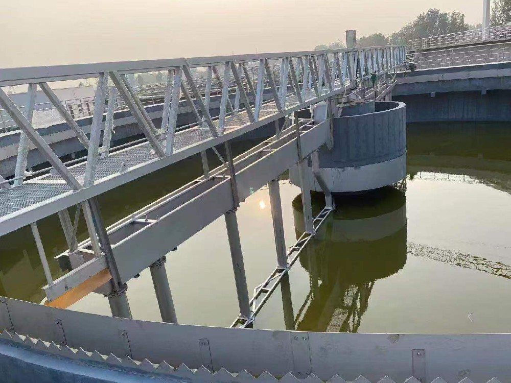 全橋式周邊傳動刮泥機