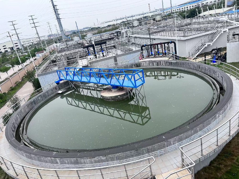 全橋式周邊傳動刮吸泥機