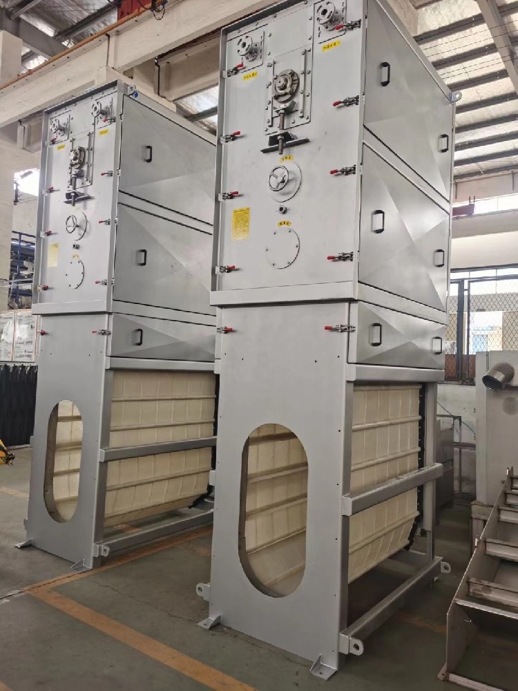 內(nèi)進(jìn)流格柵除污機(jī)